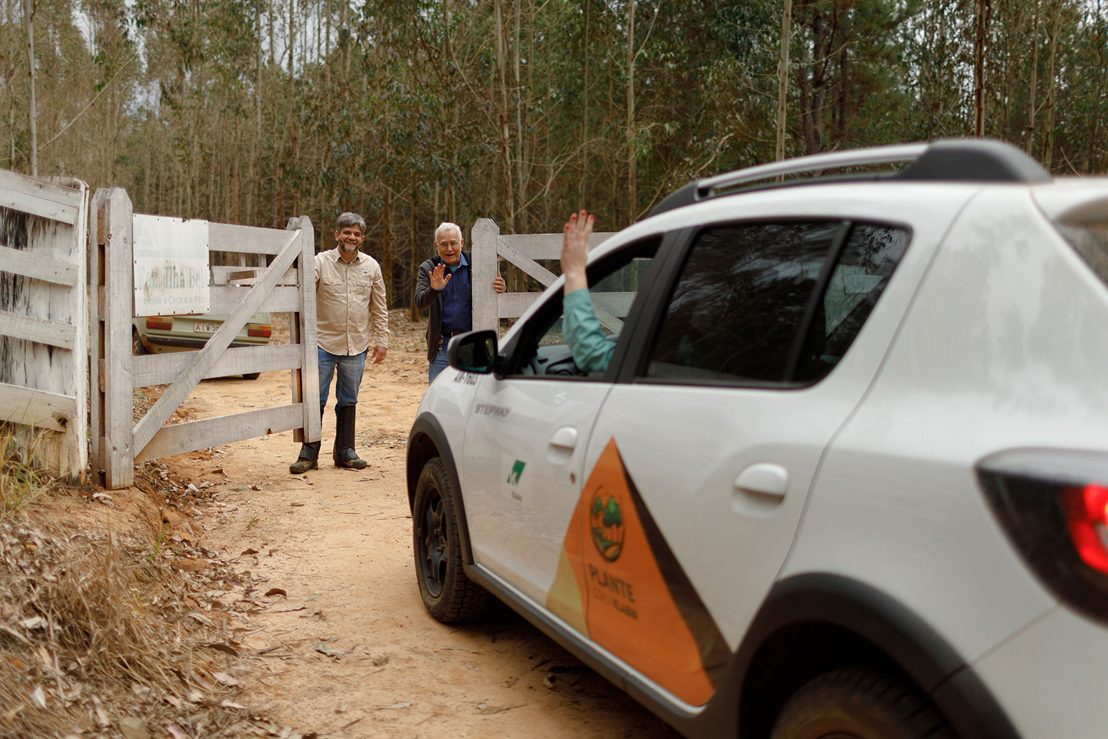 Avaliações, mapeamentos e muito diálogo compõem a estratégia utilizada no relacionamento com parceiros florestais e com as comunidades onde estamos presentes 